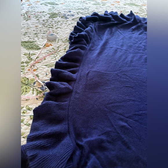 Polyester Knit Shawl - Picture 4 of 4